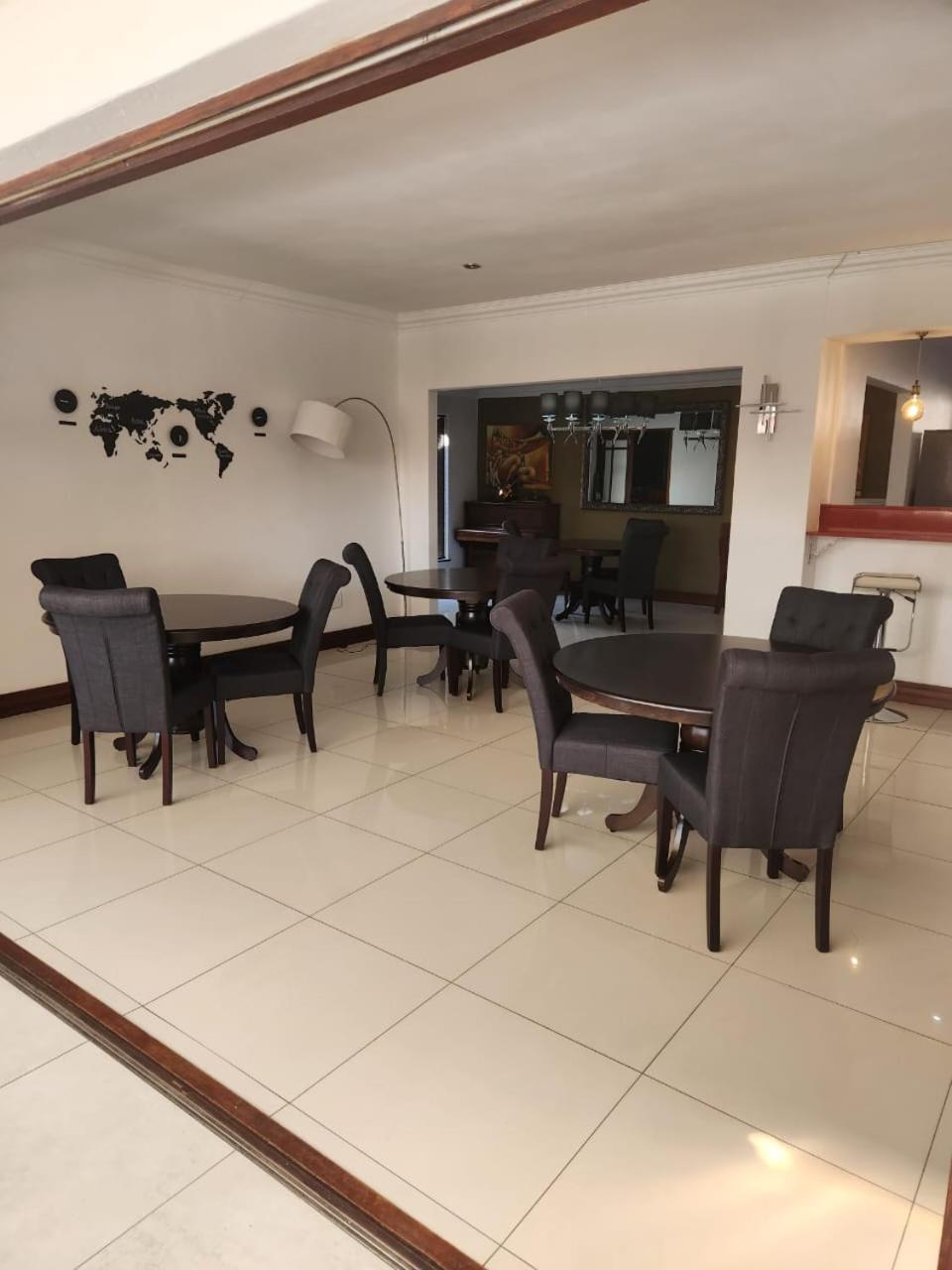 17 On Buffalo Johannesburg Ngoại thất bức ảnh